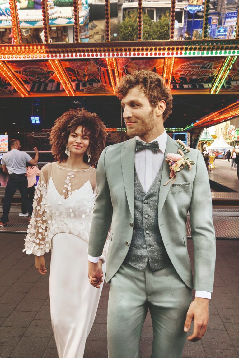 Mehr über den Artikel erfahren Herrenanzüge von Green Wedding bei Wilvorst